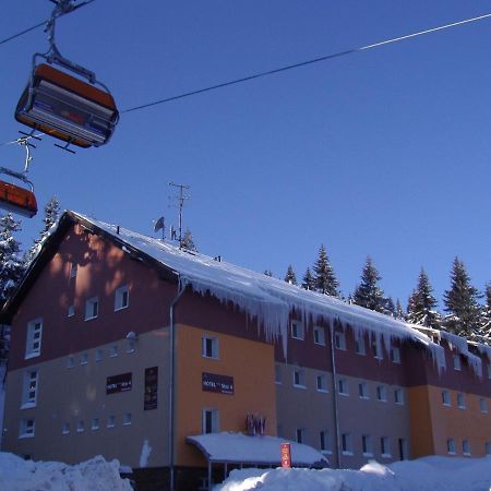 Hotel Pod Vlekem Loučná pod Klínovcem Екстериор снимка