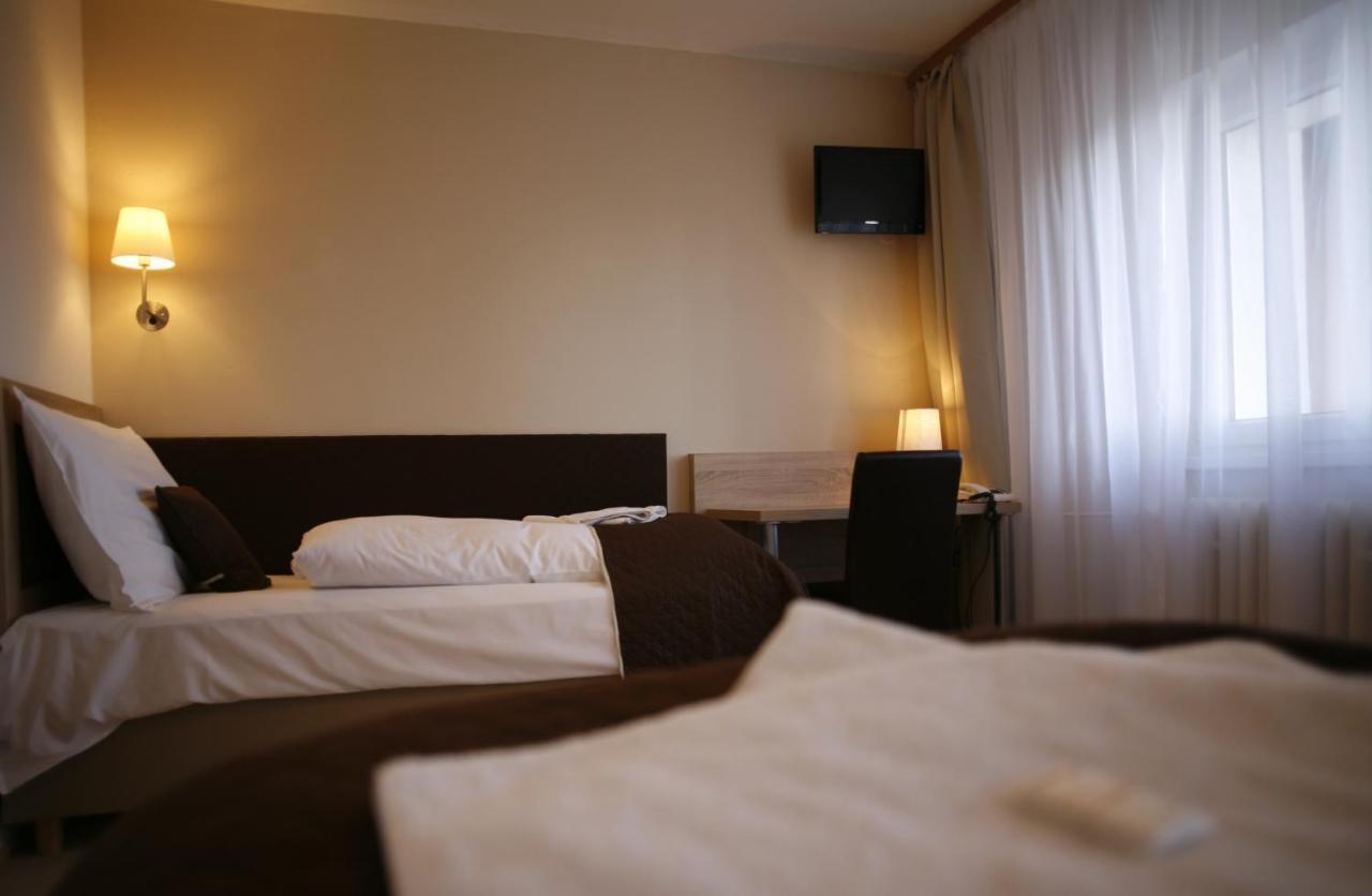 Hotel Pod Vlekem Loučná pod Klínovcem Екстериор снимка