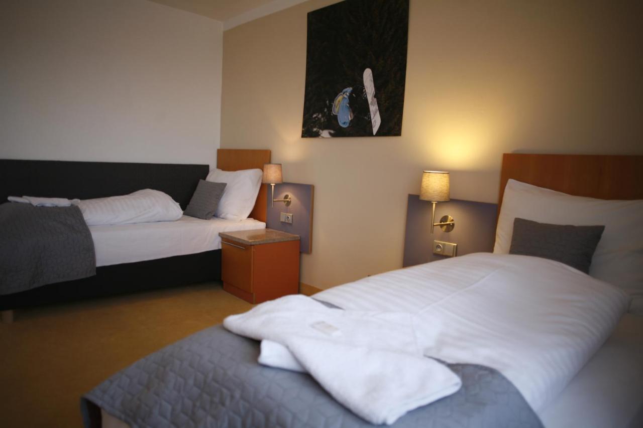 Hotel Pod Vlekem Loučná pod Klínovcem Екстериор снимка