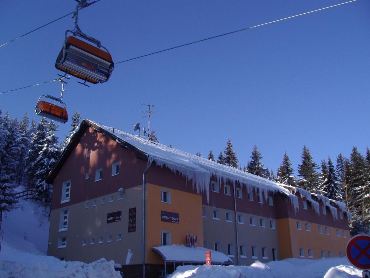 Hotel Pod Vlekem Loučná pod Klínovcem Екстериор снимка