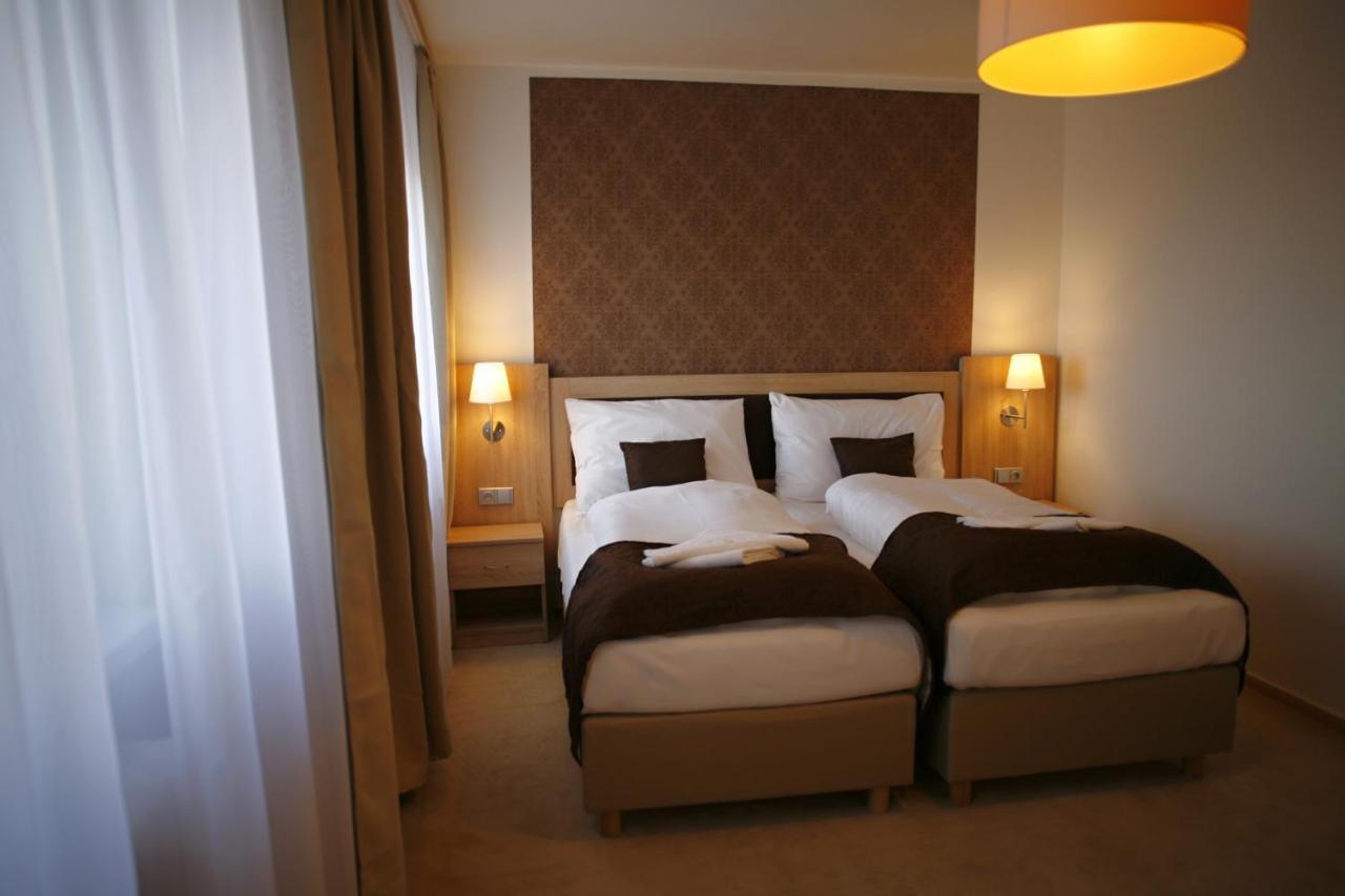 Hotel Pod Vlekem Loučná pod Klínovcem Екстериор снимка