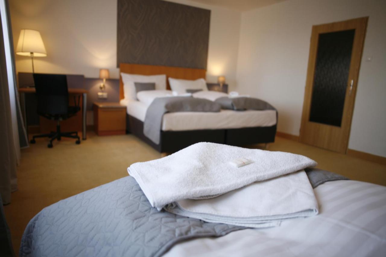 Hotel Pod Vlekem Loučná pod Klínovcem Екстериор снимка