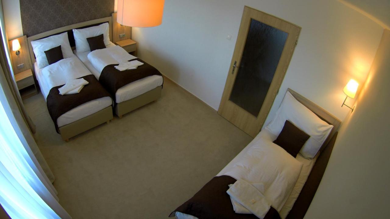 Hotel Pod Vlekem Loučná pod Klínovcem Екстериор снимка