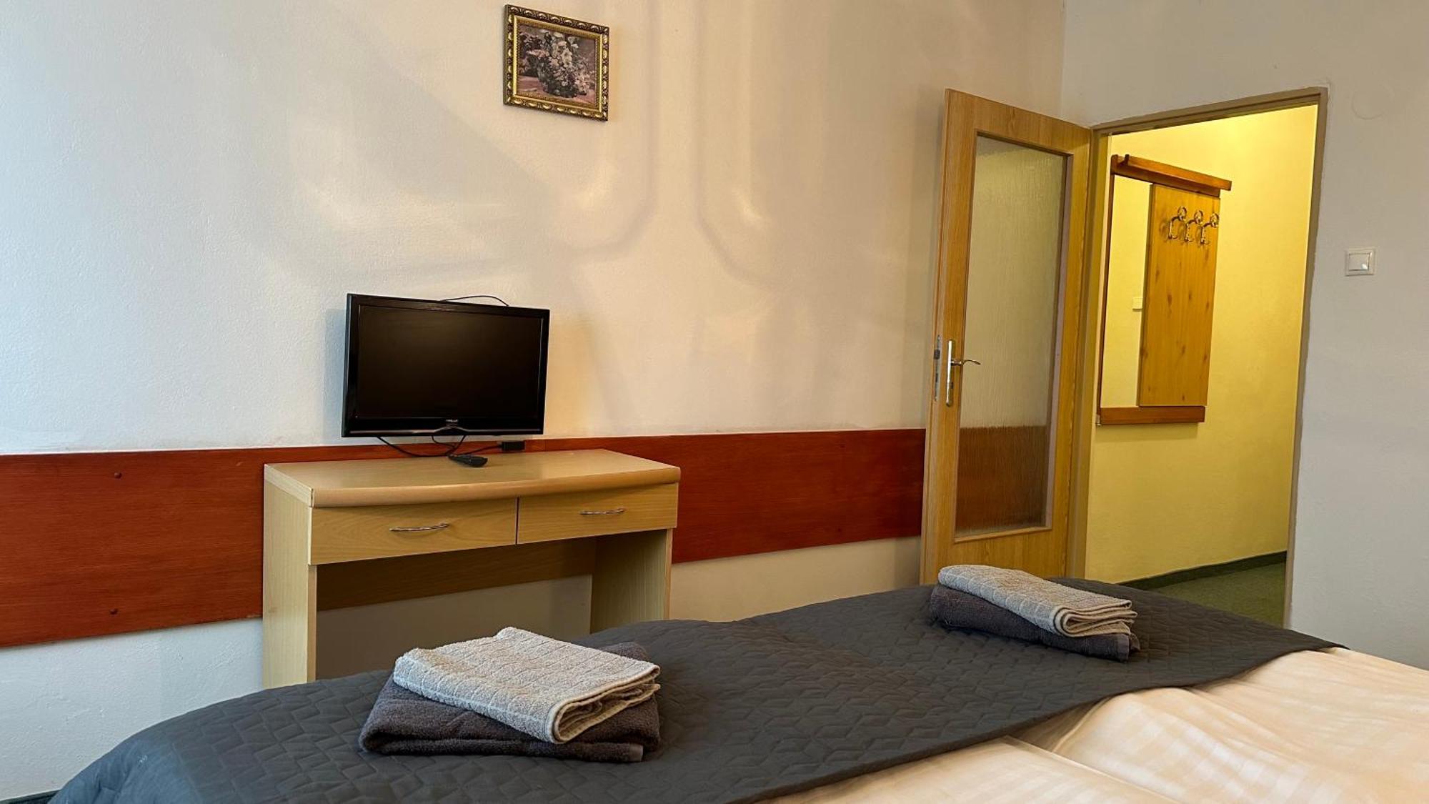Hotel Pod Vlekem Loučná pod Klínovcem Екстериор снимка
