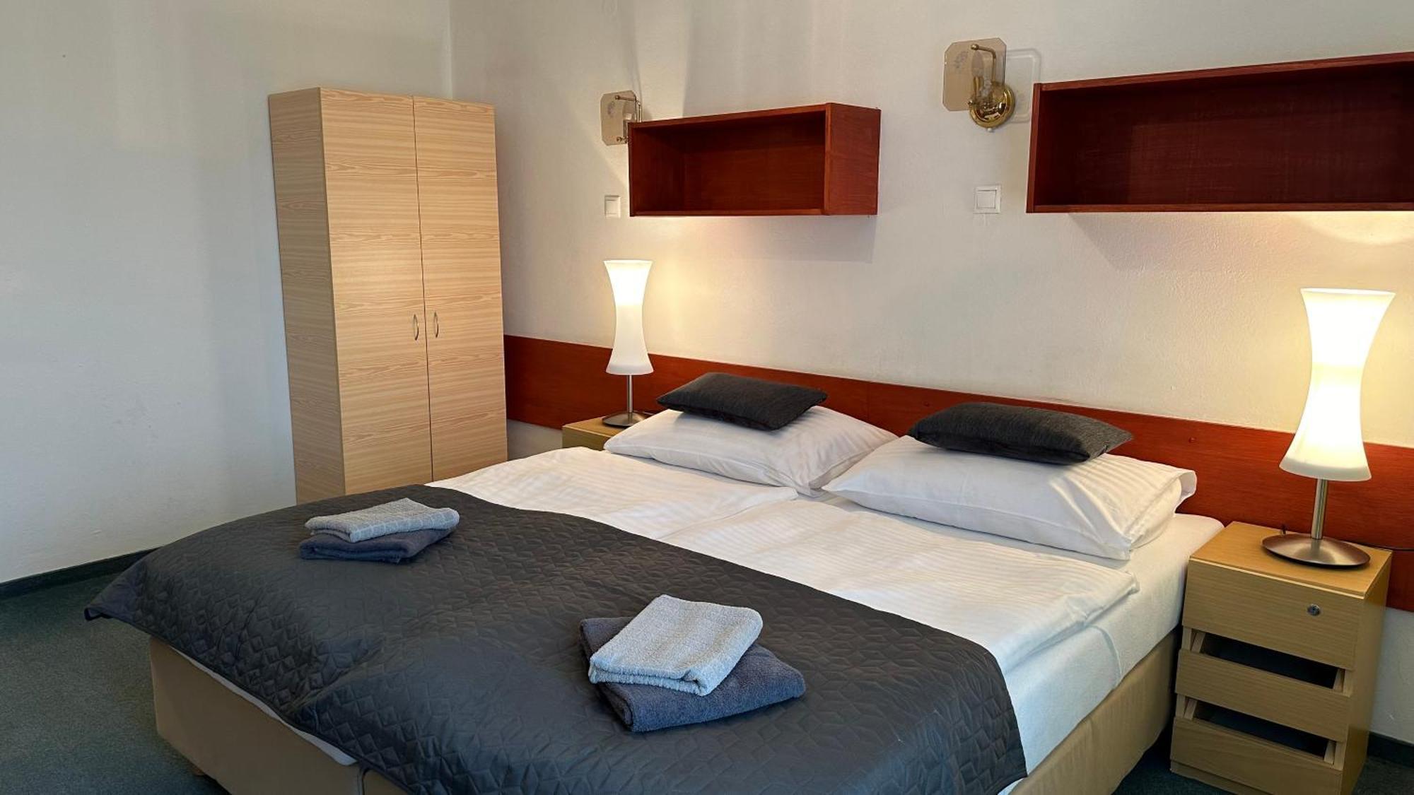 Hotel Pod Vlekem Loučná pod Klínovcem Екстериор снимка